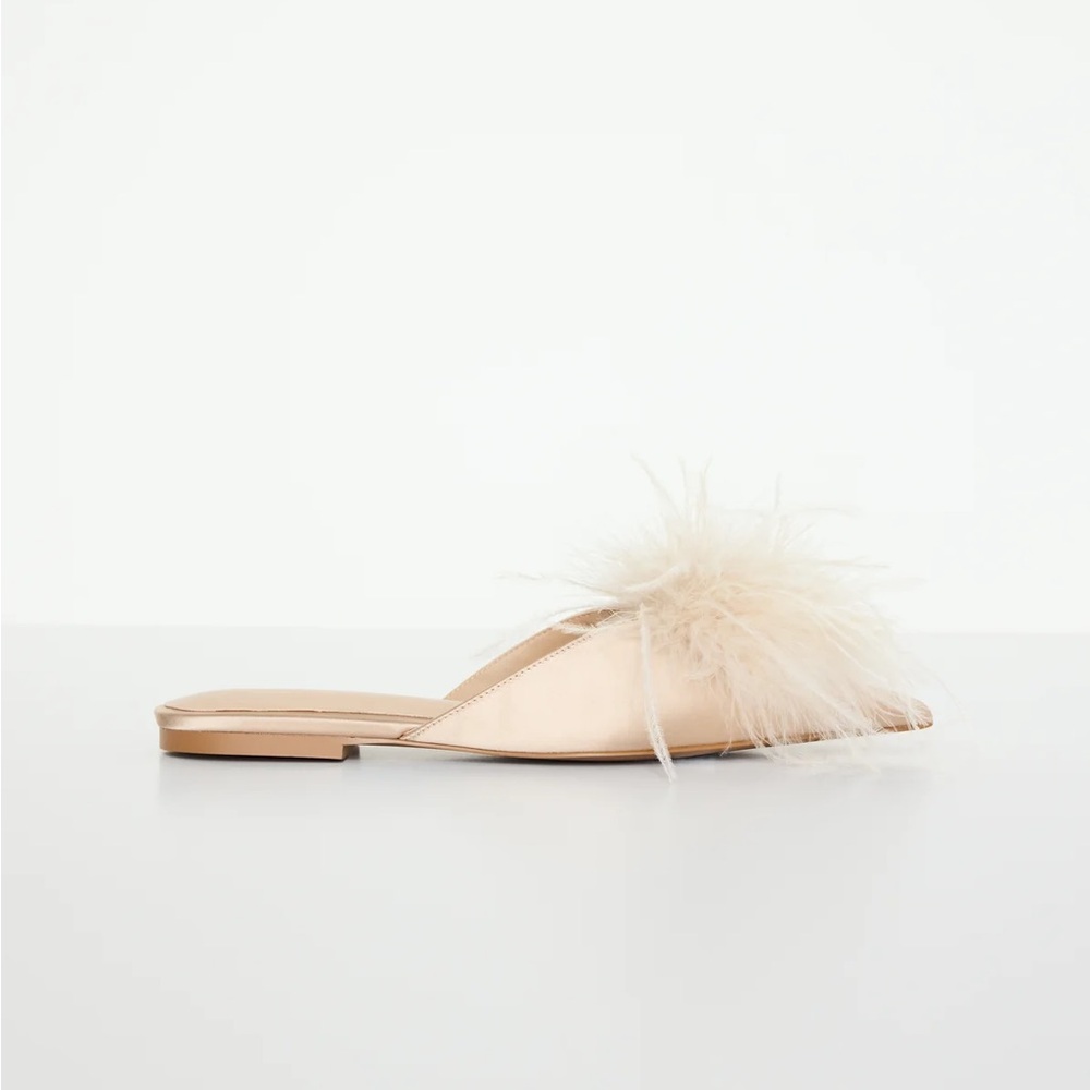 NWT Good American Cream Feathered Mules